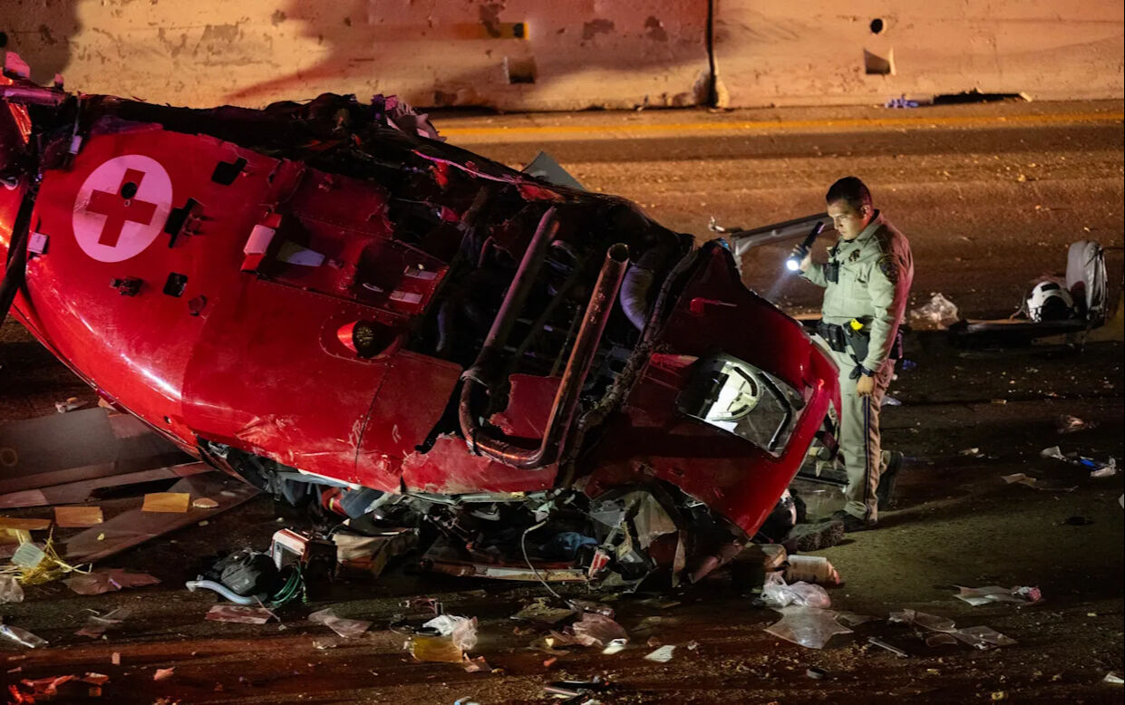 ABD’de korkunç kaza! Helikopter otoyola çakıldı - 1. Resim