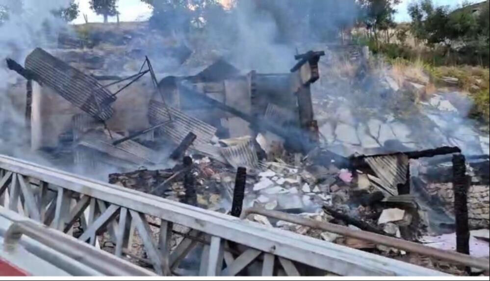 Adana'da acı olay, önce yangın sonra enkaz! İki kardeş birlikte can verdi - 1. Resim