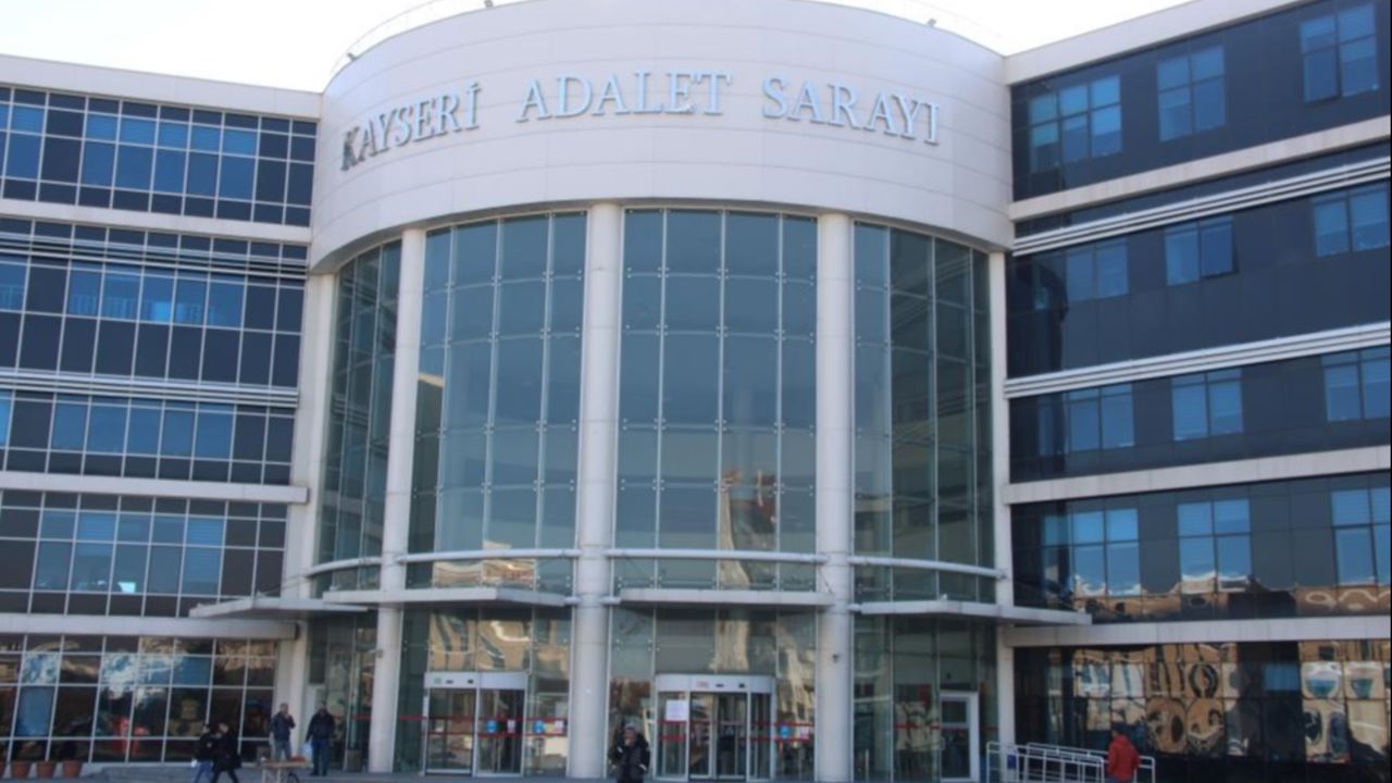 Avukat babalar davalık oldu, meslektaş oğullar savundu!