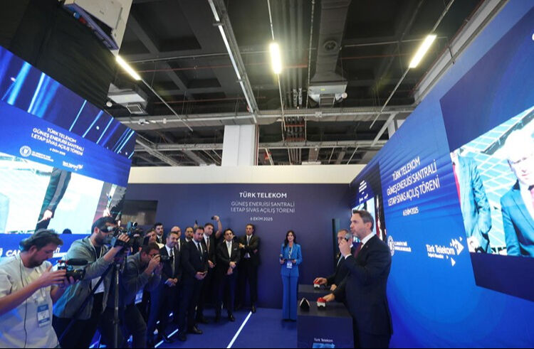 Bakan Bayraktar, Sivas'taki GES açılışını 5G ile yaptı! - 1. Resim