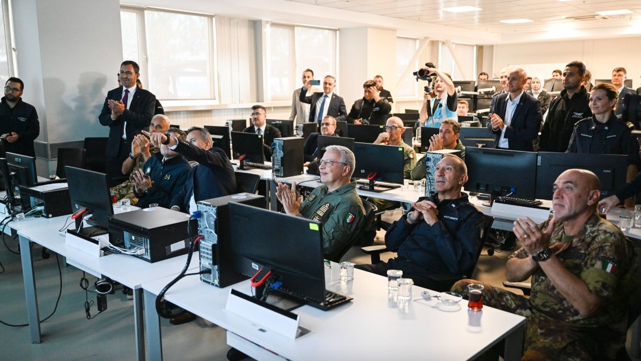 Baykar'a İtalya'dan üst düzey ziyaret: Bayraktar TB3, AKINCI ve KIZILELMA'dan özel uçuş