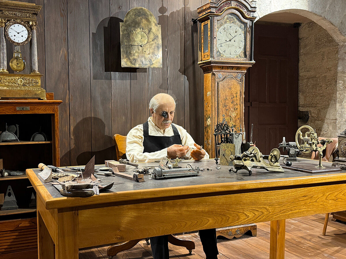 İlk defa g&uuml;n y&uuml;z&uuml;ne &ccedil;ıkıyor: Topkapı Sarayı'nda Saat M&uuml;zesi a&ccedil;ıldı - 2. Resim