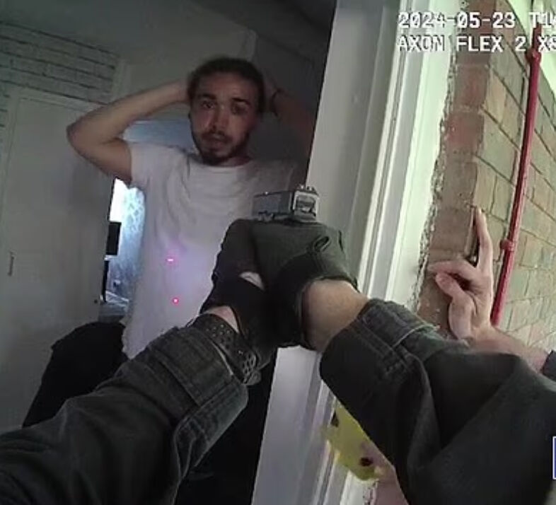 İngiltere'den Çin'e uzanan çeteye nokta operasyon! 40 bin tane telefon kaçırmışlardı... - 2. Resim