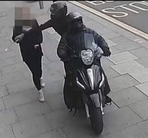 İngiltere'den Çin'e uzanan çeteye nokta operasyon! 40 bin tane telefon kaçırmışlardı... - 3. Resim