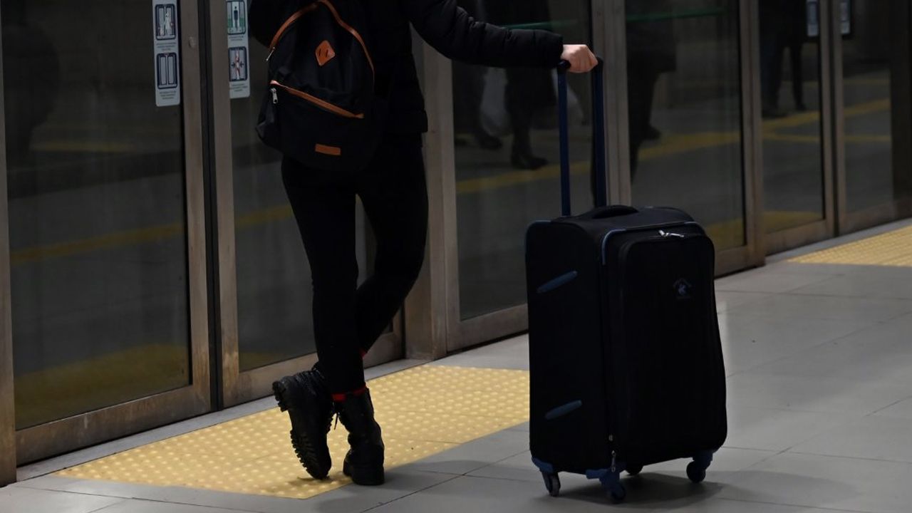 İstanbul metrosunda büyük valizler yasaklandı, fazla valizlerden ek ücret alınacak