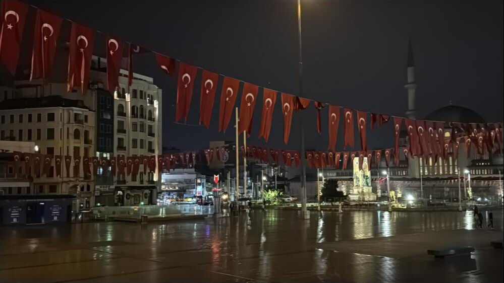 İstanbul'da sağanak başladı! Meteoroloji uyardı, gün boyu sürecek - 1. Resim