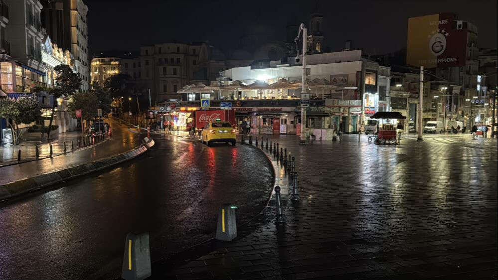 İstanbul'da sağanak başladı! Meteoroloji uyardı, gün boyu sürecek - 2. Resim