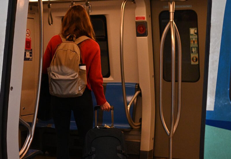 Metrolarda valiz taşımak ücretli mi, yeni valiz kuralları neler, metroya kaç valizle binilebilir? Metro İstanbul duyurdu! - 3. Resim