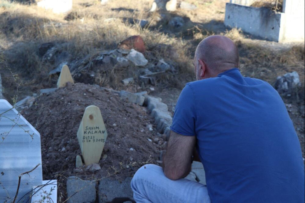 Öldüklerini babalarının cenazelerinde öğrendiler! Şoke eden gerçek 27 sene sonra ortaya çıktı - 6. Resim