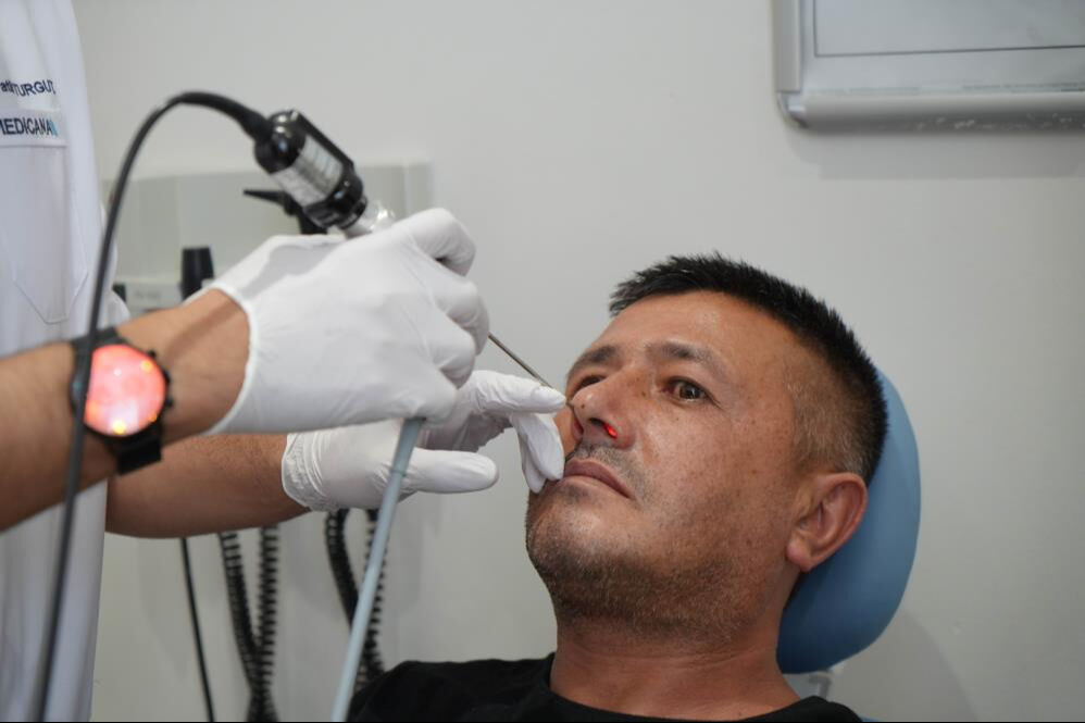 Protez gözündeki parça burnuna kaydı, çile dolu günleri başladı! - 2. Resim