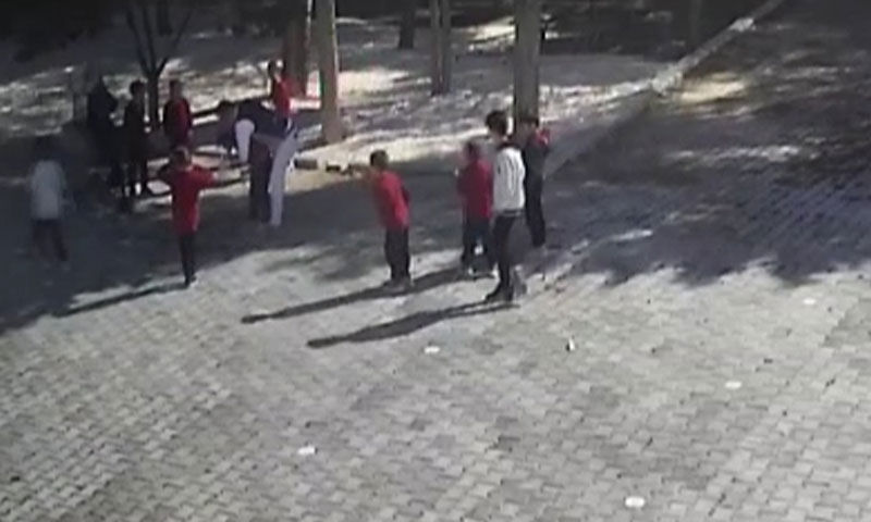 Simit boğazını tıkadı, öğretmenin müdahalesi hayat kurtardı - 1. Resim