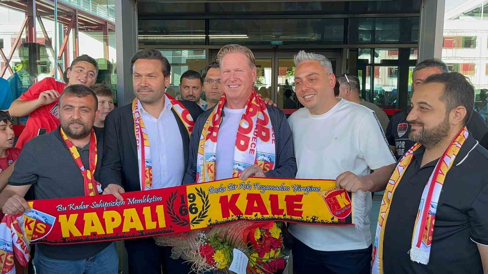 Süper Lig'de bir ayrılık daha! 8. haftada 6. hoca gitti - 1. Resim