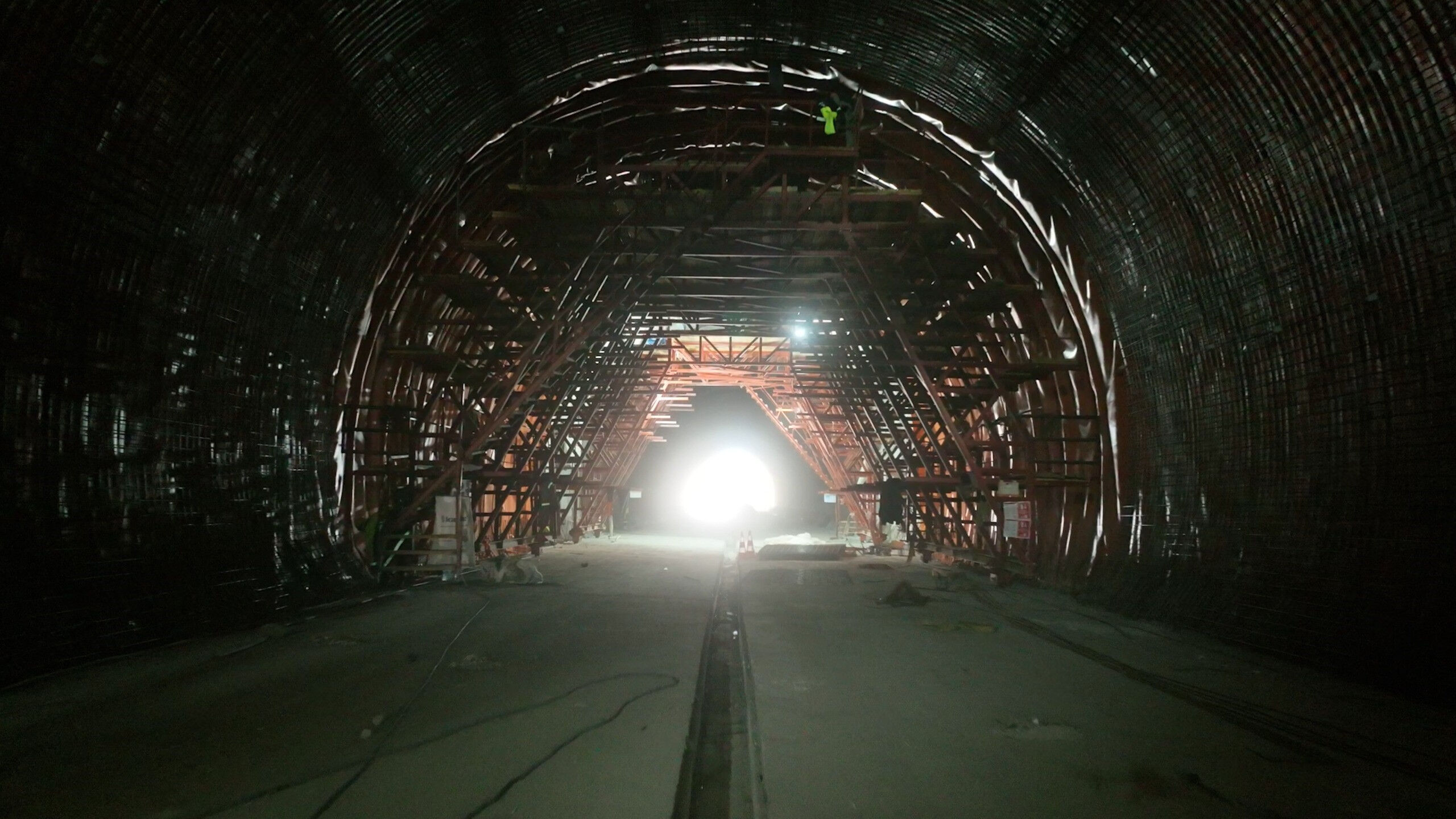 10 durak, 49 tünel bulunuyor! Ankara-İzmir arasını 3,5 saate düşürecek projede ışık göründü 10 durak, 49 tünel bulunuyor! Ankara-İzmir arasını 3,5 saate düşürecek projede ışık göründü - 1. Resim