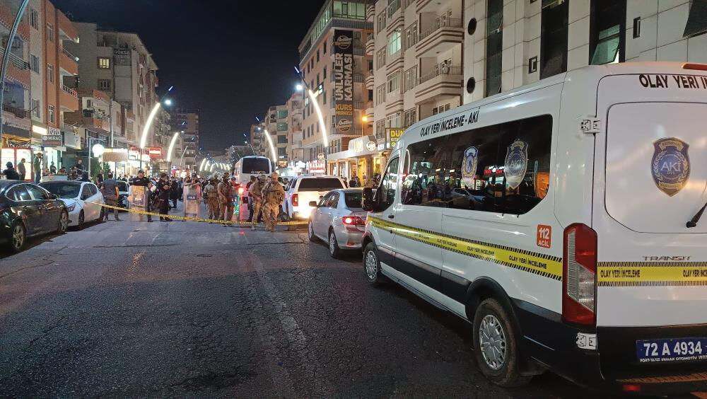 Batman'da iki grup arasında kavga: 1'i polis, 8 kişi yaralandı - 1. Resim