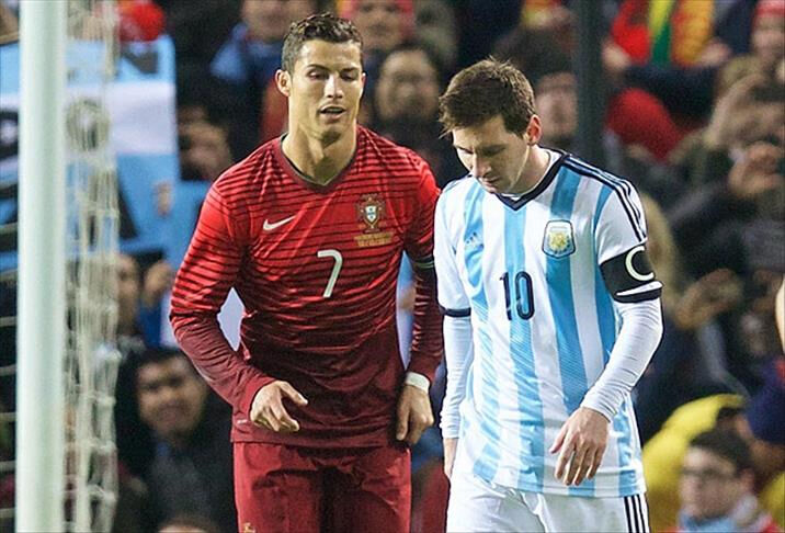 Cristiano Ronaldo bir ilki başardı, Messi'ye büyük fark attı: Futbolun ilk milyarderi! Cristiano Ronaldo bir ilki başardı, Messi'ye büyük fark attı: Futbolun ilk milyarderi! - 2. Resim