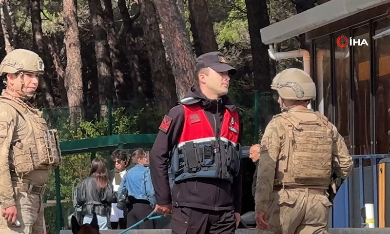 Demet Evgar uyuşturucu operasyonu nedeniyle evinden alındı! Bahar dizisinin seti durdu Demet Evgar uyuşturucu operasyonu nedeniyle evinden alındı! Bahar dizisinin seti durdu - 1. Resim