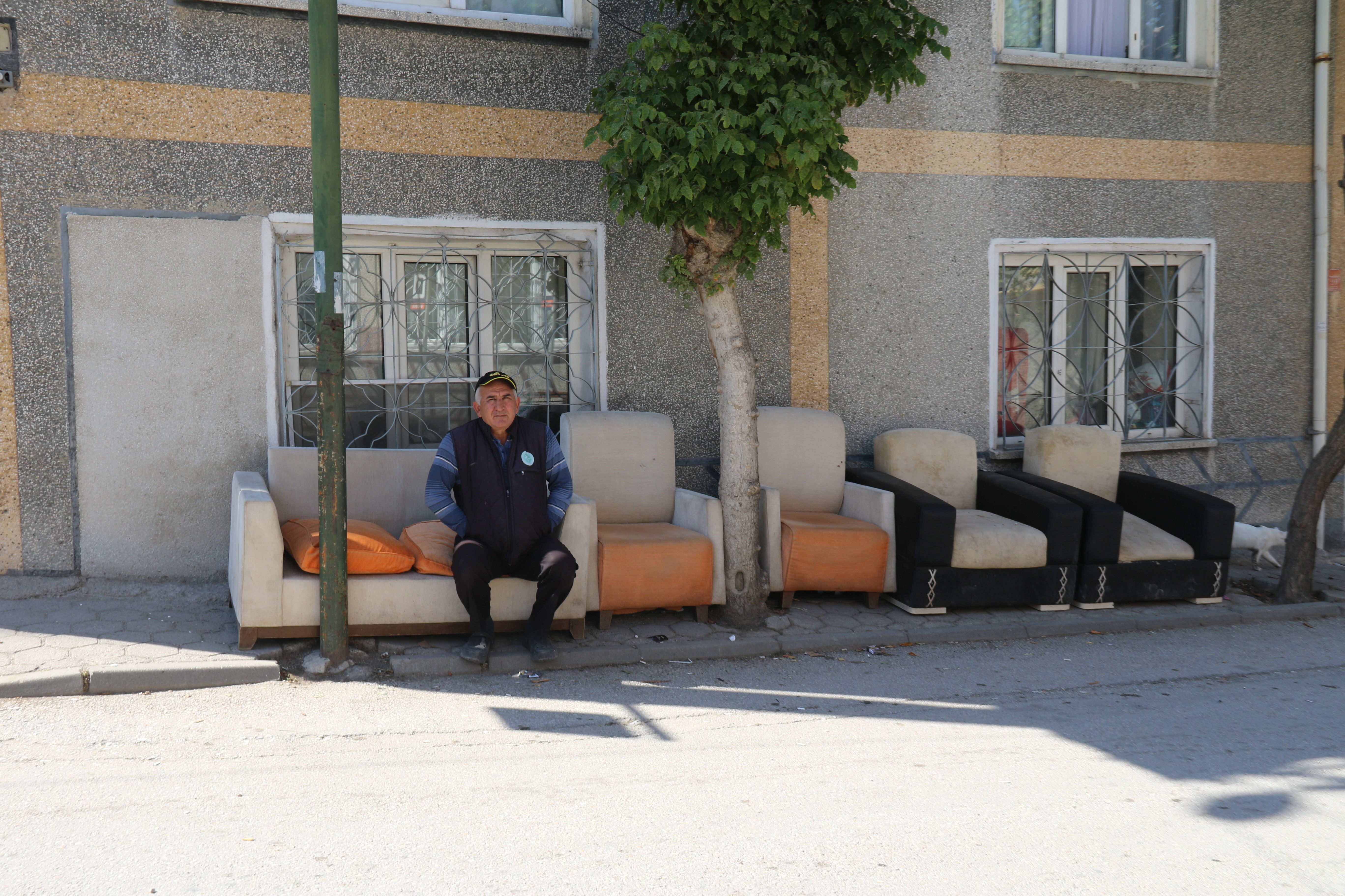 Eskişehirlilerden ‘koltuk’lu isyan! Sözünü tutmayan CHP’li belediyeye ders verdiler - 2. Resim