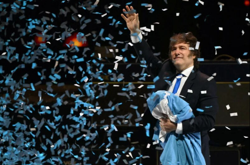 Kitap tanıtımı mitinge, miting konsere dönüştü! Halktan tepki üstüne tepki yağdı - 1. Resim