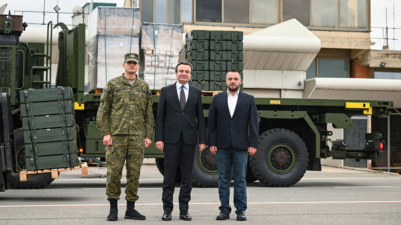 Kosova, Türk üretimi binlerce kamikaze dronu aldı! Teslimatı bizzat Başbakan karşıladı - 1. Resim