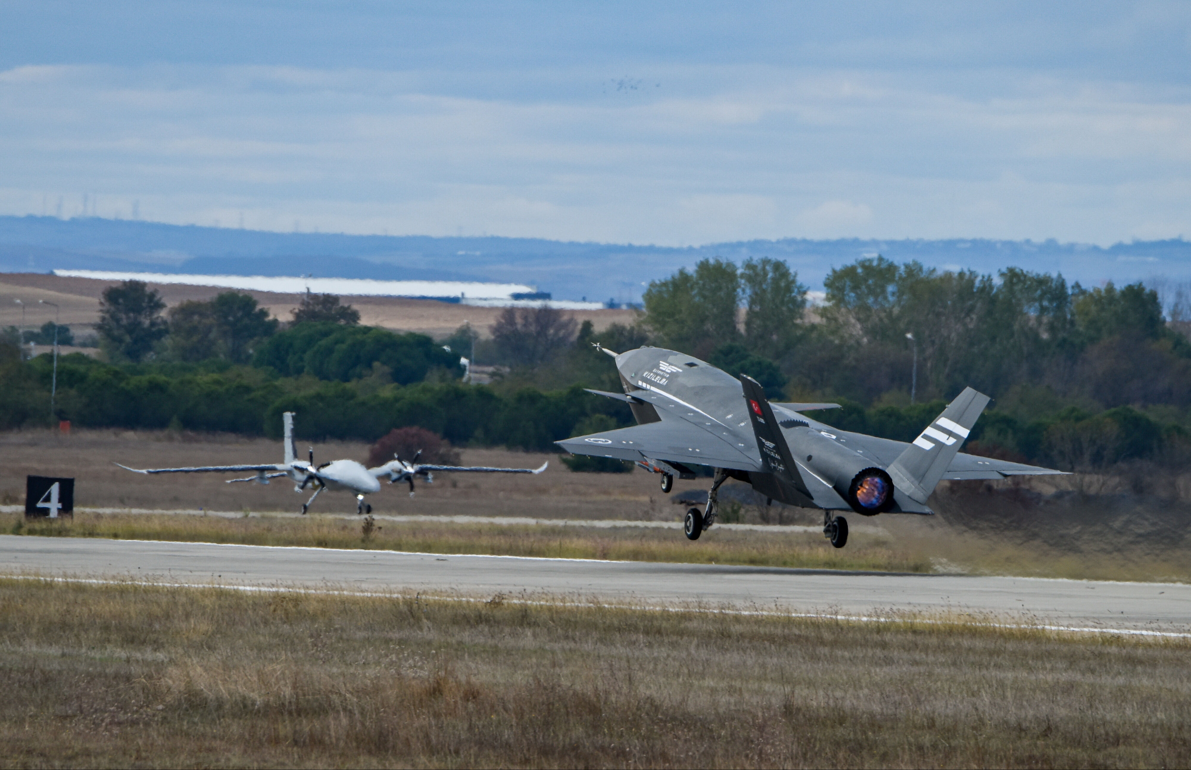 Milli savaş uçağı KIZILELMA’dan gövde gösterisi: İlk atış testini başarıyla tamamladı - 5. Resim