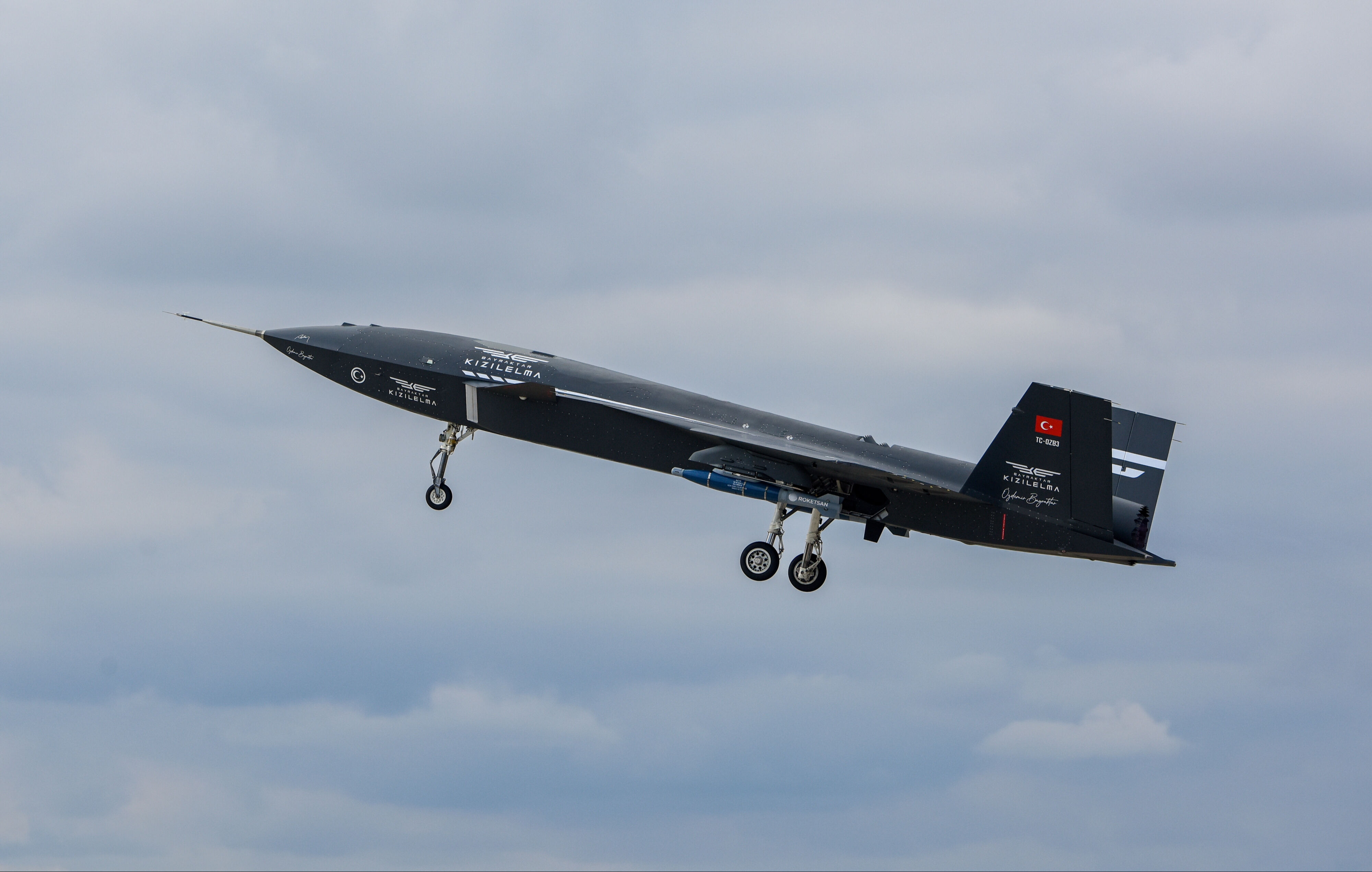 Milli savaş uçağı KIZILELMA’dan gövde gösterisi: İlk atış testini başarıyla tamamladı - 7. Resim