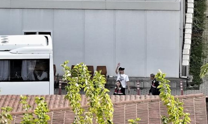 Ünlülere uyuşturucu soruşturması! İrem Derici nişan gününde Adli Tıp Kurumu’nda görüntülendi - 1. Resim