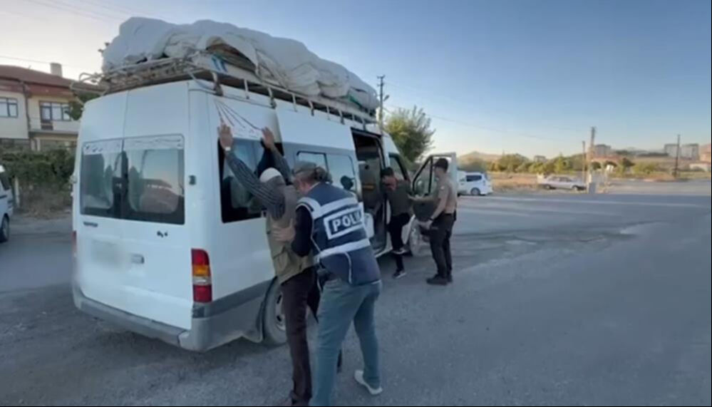 2 cinayet işledi, 22 sene kaçtı! Kayseri'de şüphe üzerine yakalandı... - 1. Resim