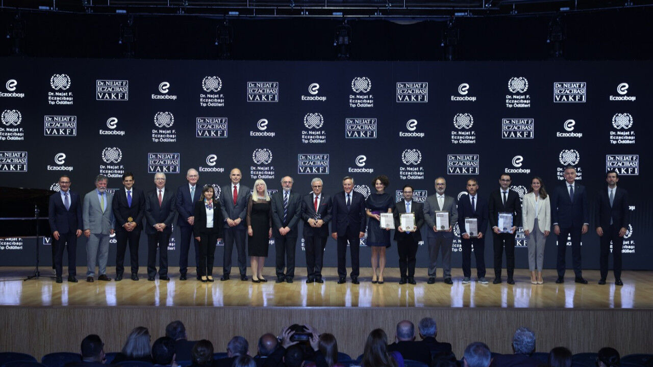 Afet tıbbında çığır açtı! Tıp Onur Ödülü Prof. Sever'e - 1. Resim