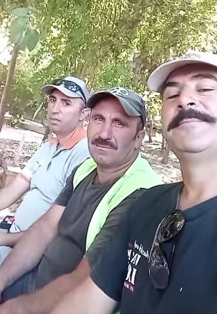 Antalya'da çöp kamyonunda kanlı kavga! Mesai arkadaşını boğazından bıçaklayıp kaçtı, polis peşinde Antalya'da çöp kamyonunda kanlı kavga! Mesai arkadaşını boğazından bıçaklayıp kaçtı, polis peşinde - 4. Resim