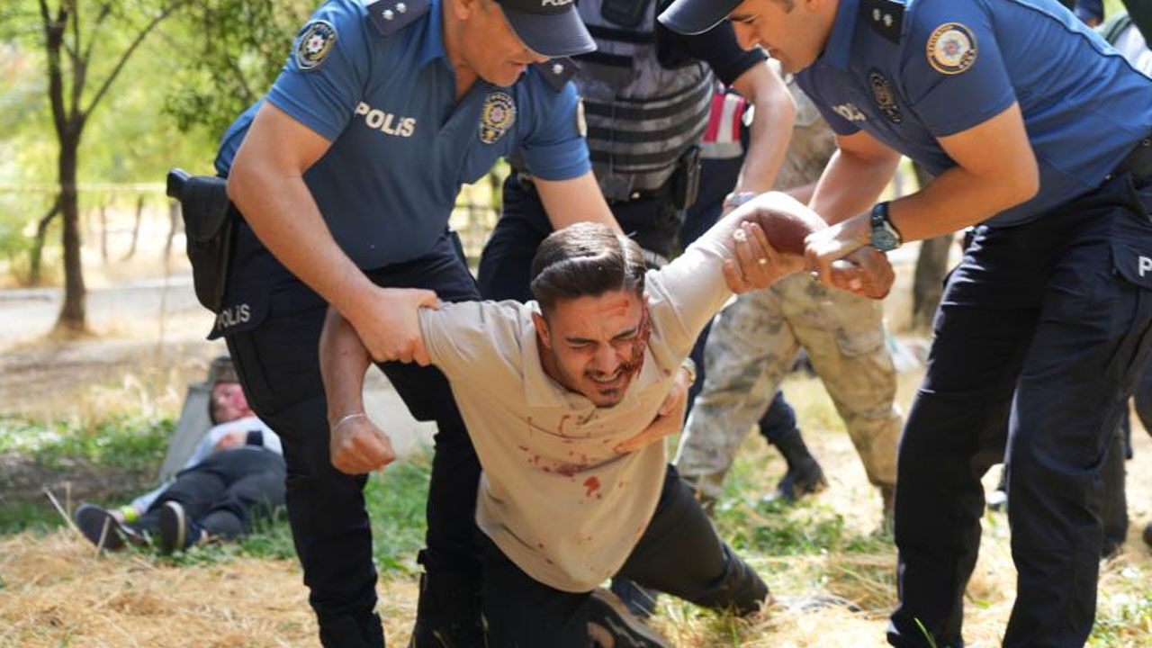 Bombalı saldırı tatbikatı gerçeği aratmadı: Figüranlar kriz geçirdi, polis müdahale etti - 2. Resim