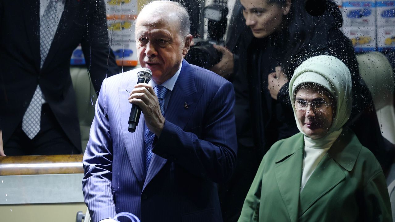 Cumhurbaşkanı Erdoğan Rize'de: Afet bölgesine gideceğiz Cumhurbaşkanı Erdoğan Rize'de: Afet bölgesine gideceğiz