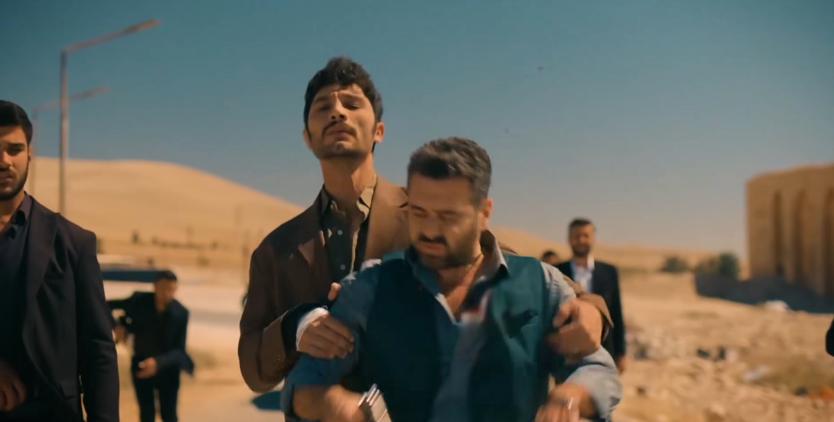 Halef Köklerin Çağrısı Akif öldü mü, yaşıyor mu? Gözler Halef: Köklerin Çağrısı dizisinin yeni bölümüne çevrildi Halef Köklerin Çağrısı Akif öldü mü, yaşıyor mu? Gözler Halef: Köklerin Çağrısı dizisinin yeni bölümüme çevrildi - 3. Resim