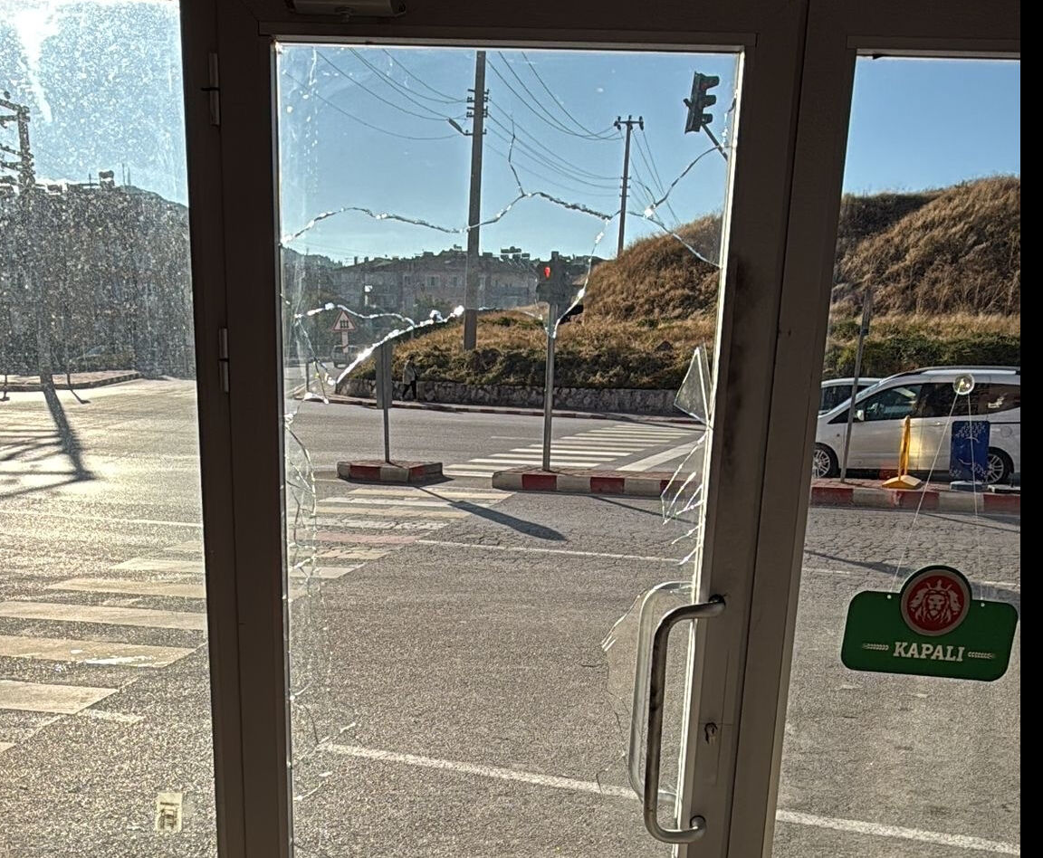 İş yerinde gördüğü manzaraya şaşıp kaldı! Pişkin pişkin gelip alem yaptı - 1. Resim