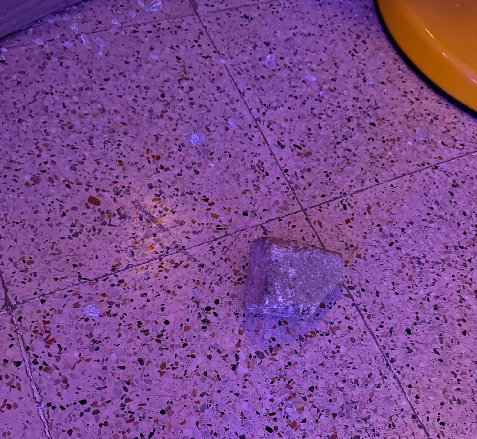 İş yerinde gördüğü manzaraya şaşıp kaldı! Pişkin pişkin gelip alem yaptı - 2. Resim