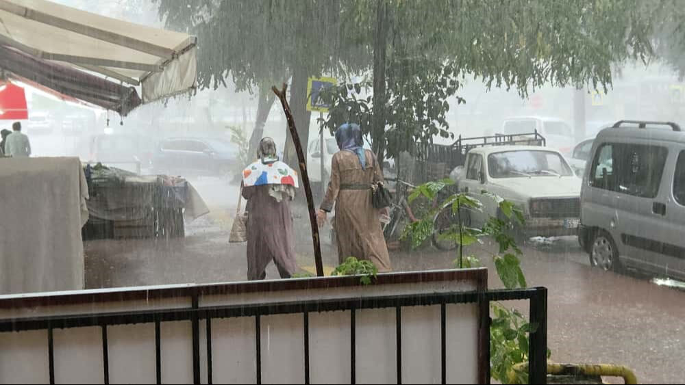 Meteoroloji uyarmıştı! Sağanak yağış birçok kenti vurdu - 3. Resim