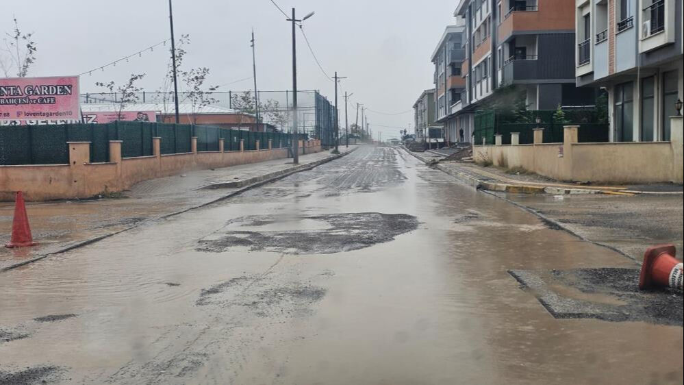 Meteoroloji uyarmıştı! Sağanak yağış birçok kenti vurdu - 5. Resim