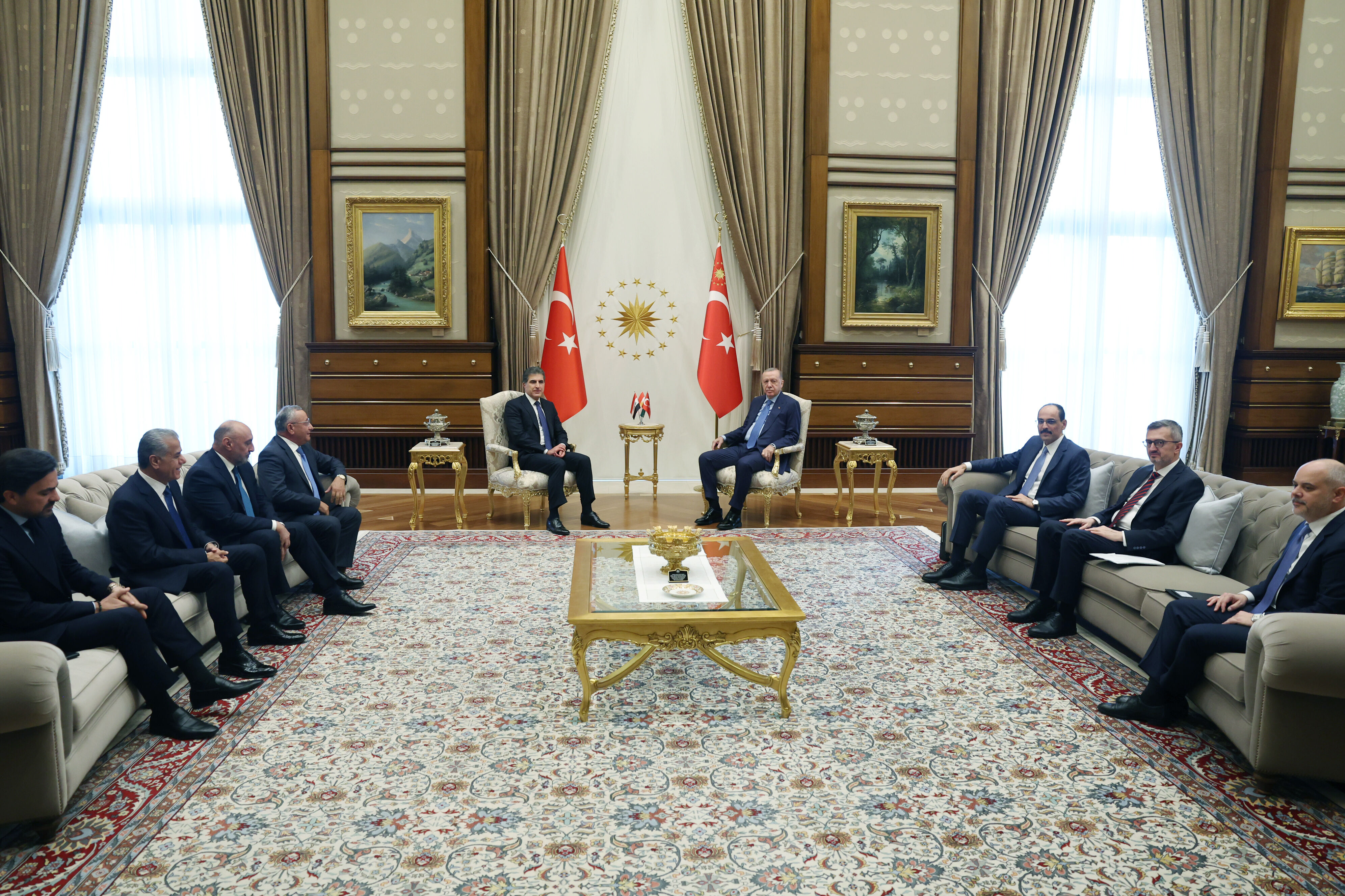 Türkiye ile Irak arasında önemli görüşme! Erdoğan, Barzani'yi ağırladı - 1. Resim