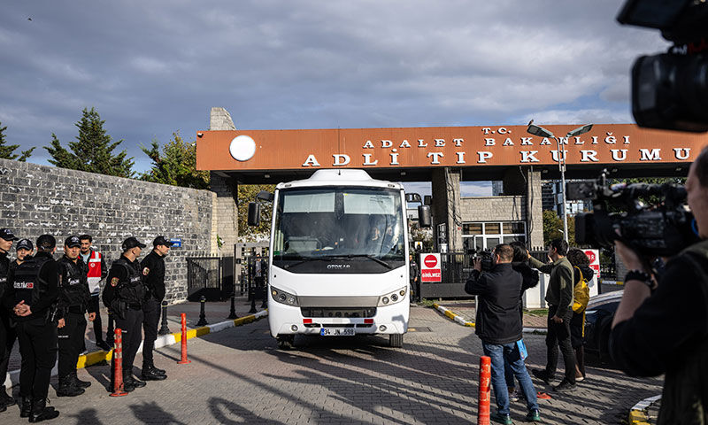 Uyuşturucu operasyonu sonrası ilk konser! Gözyaşlarını tutamayan Hadise: Zoruma gitti - 1. Resim