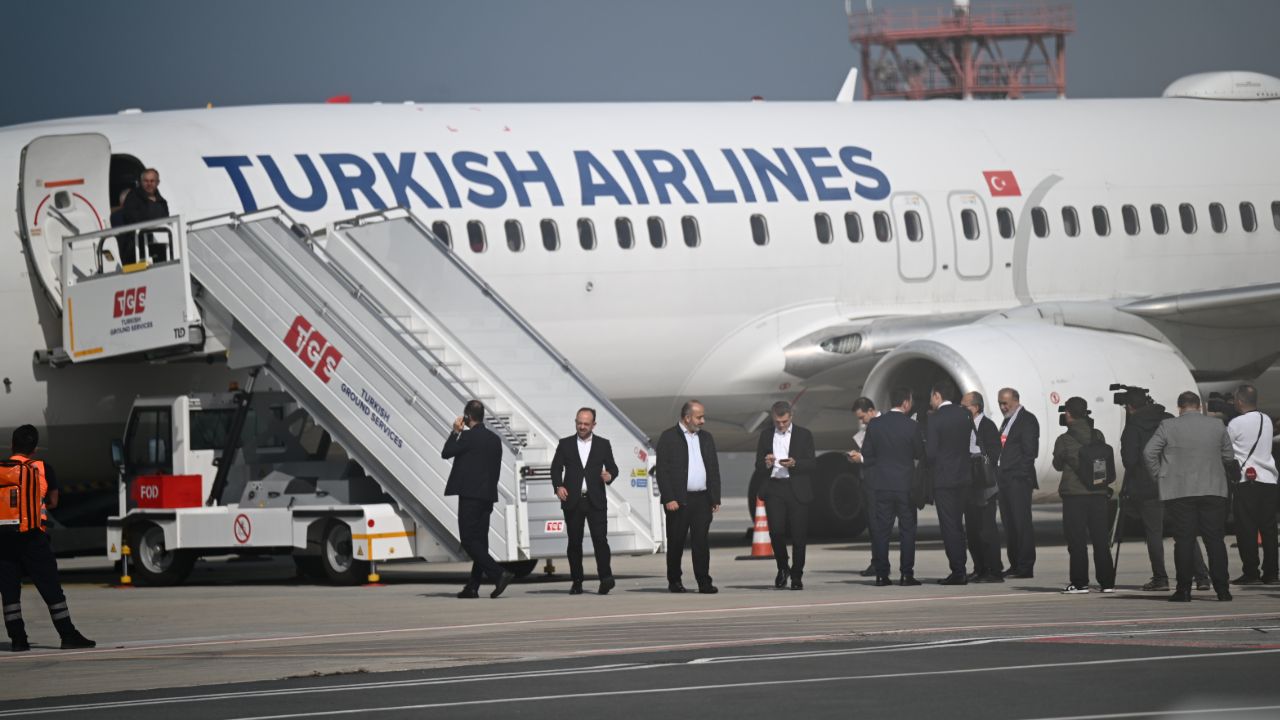 İsrail'in alıkoyduğu 18 Türk aktivist İstanbul'da İsrail'in alıkoyduğu 18 Türk aktivist İstanbul'da
