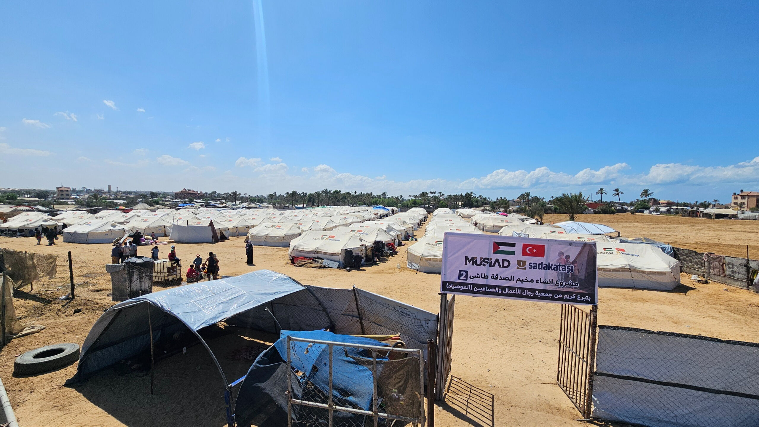 Doğrudan yardım ulaşıyor! Sadakataşı ve MÜSİAD Gazze’de çadır kent kurdu - 2. Resim