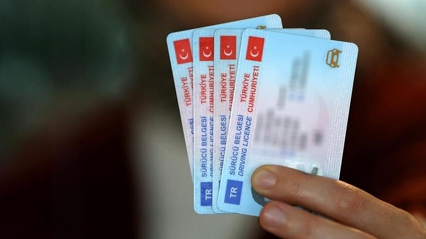 Ehliyet yenileme süresi uzatılacak mı, son başvuru tarihi ne zaman? Eski tip sürücü belgesi yenileme işlemlerinde sona geliniyor - 4. Resim