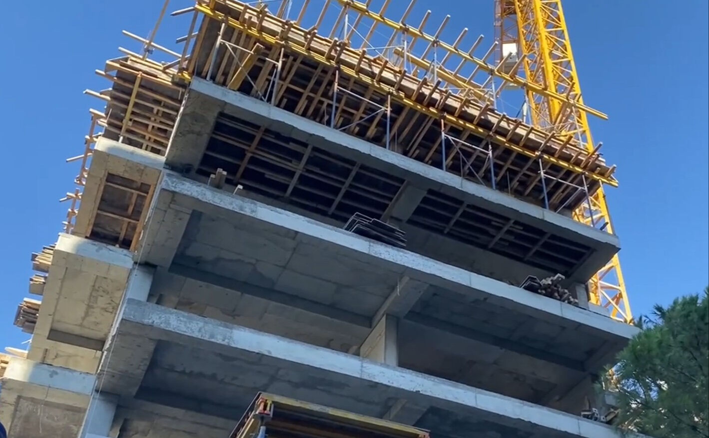 İstanbul'da feci olay! Yüksekten düşen işçi feci şekilde can verdi - 1. Resim