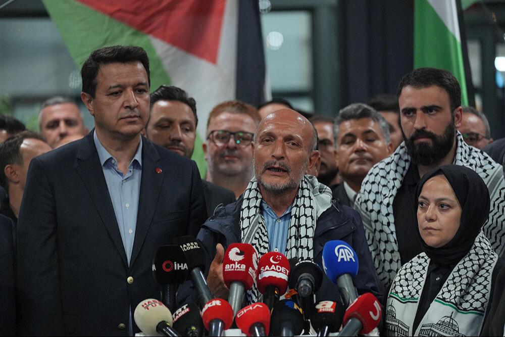 Özgürlük Filosu'nda gözaltına alınan vekiller yurda döndü - 4. Resim