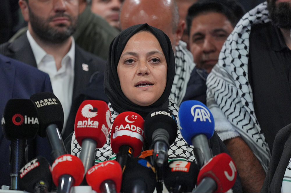 Özgürlük Filosu'nda gözaltına alınan vekiller yurda döndü - 2. Resim