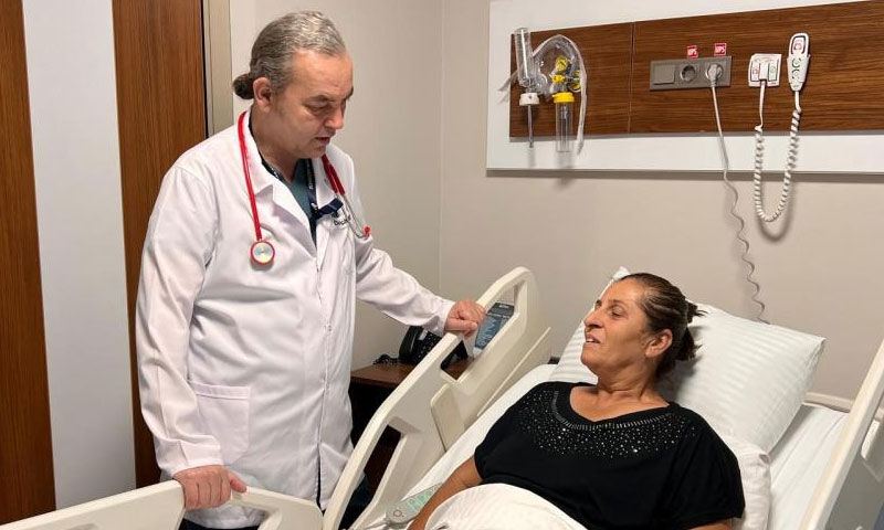 Şikayet var ama bulgu yoktu: Karın ağrısıyla gittiği hastanede bağırsağında kangren çıktı - 1. Resim