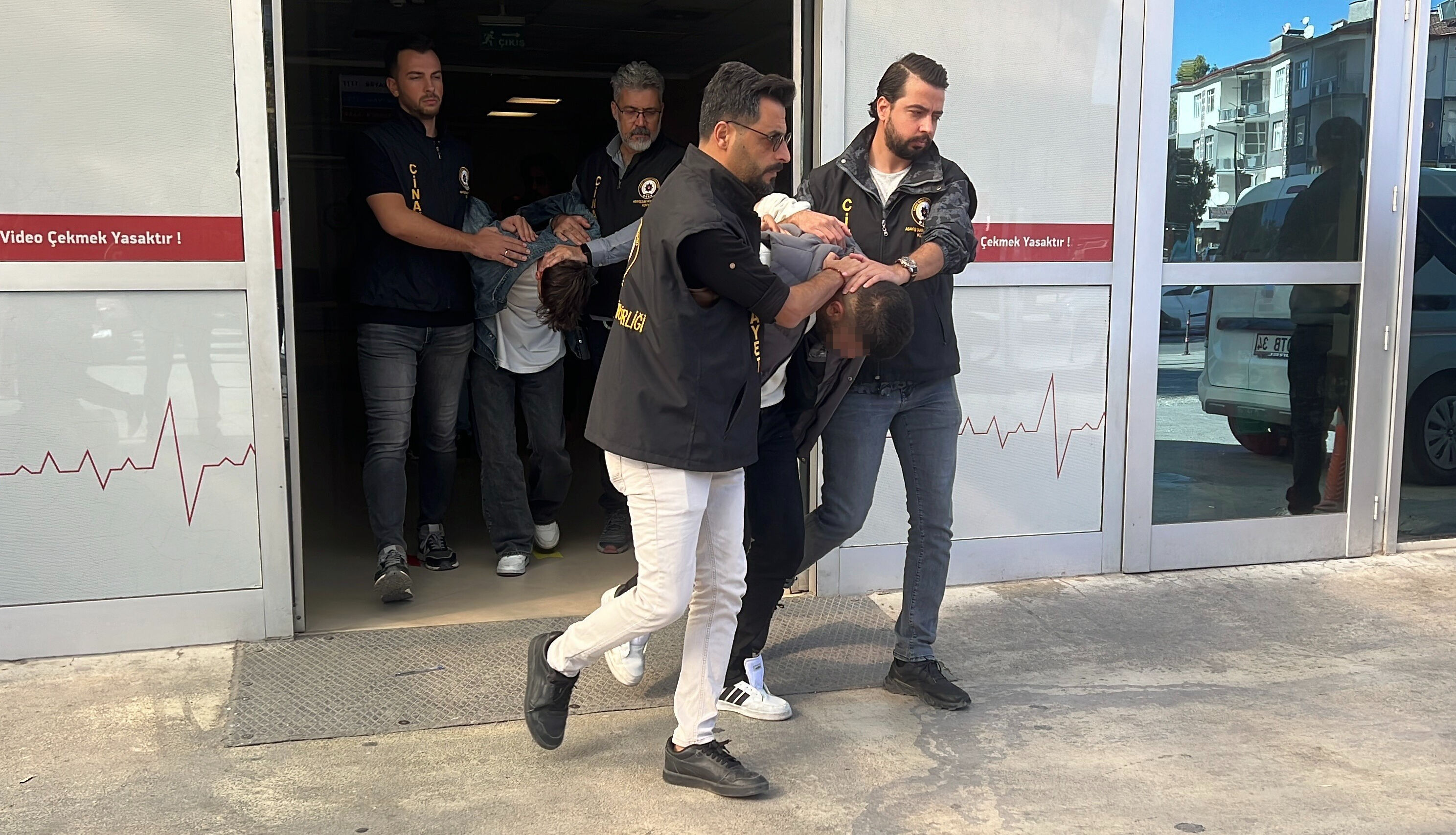 Silahlı kavgada can veren çocuğun annesi feryat etti: Allah da size bu acıyı yaşatsın! - 3. Resim