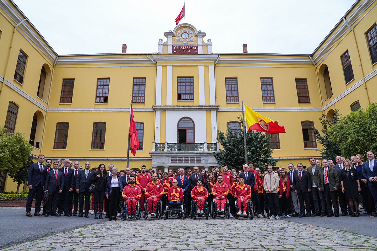 Galatasaray Kulübü, 120'nci kuruluş yılını kutladı: Başkan Özbek'i duygulandıran mektup - 1. Resim