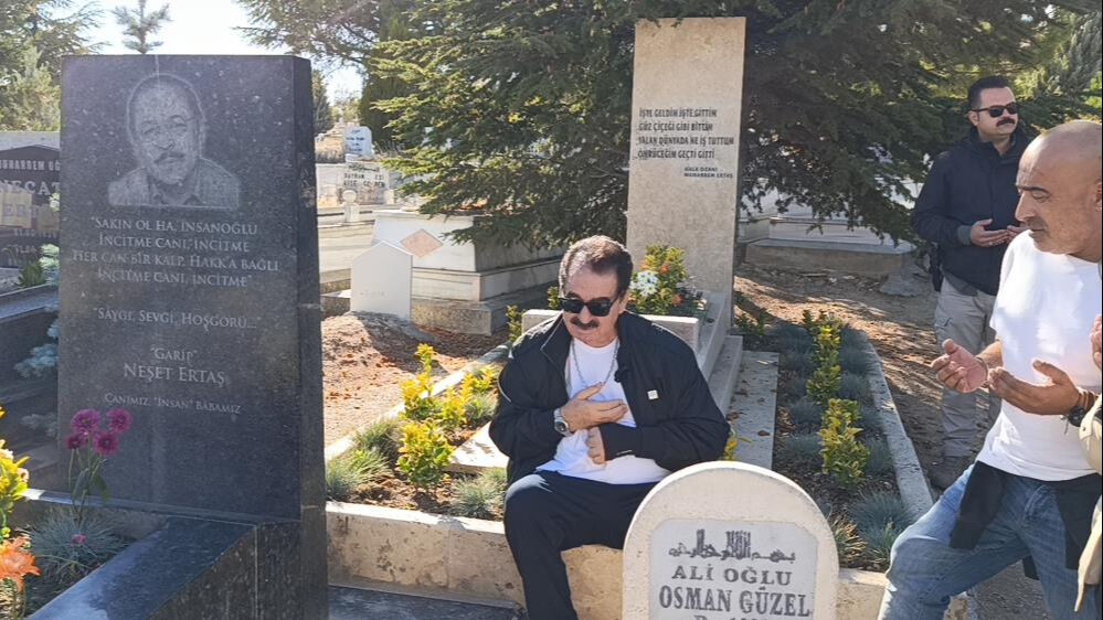 İbrahim Tatlıses'ten vefa örneği! Neşet Ertaş'ın mezarını ziyaret etti - 1. Resim