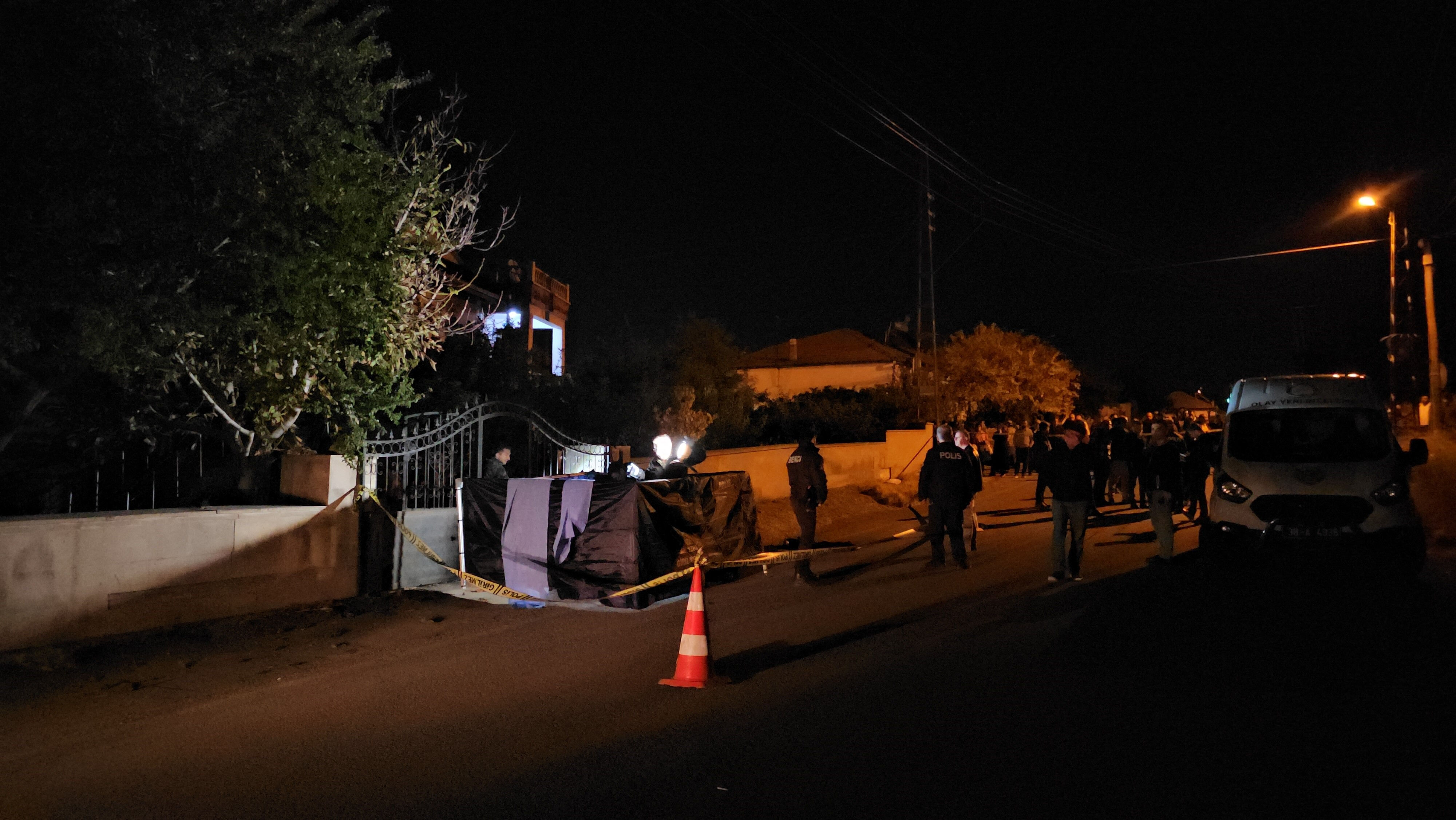 Karı-koca cami çıkışı öldürüldü! Sır cinayeti çözen 'at nalı' oldu - 2. Resim