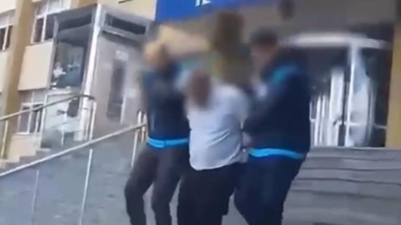 Karı-koca cami çıkışı öldürüldü! Sır cinayeti çözüme ulaştıran 'at nalı' oldu Karı-koca cami çıkışı öldürüldü! Sır cinayeti çözüme ulaştıran 'at nalı' oldu